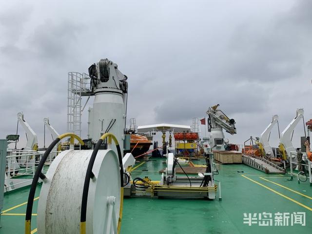 半岛新闻客户端 南海科考日记   大海变脸，“海九”倾斜10度！关键时刻船长搏击风浪亮绝招