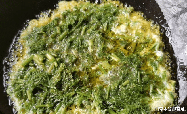 炒鸡蛋|湿气重多吃这菜,简单炒一炒,营养极高,排,湿气不见了,身体变轻松