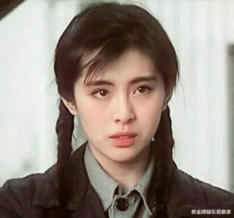 王祖贤|网友偶遇54岁王祖贤，穿僧袍又高又瘦，戴口罩方式显可爱