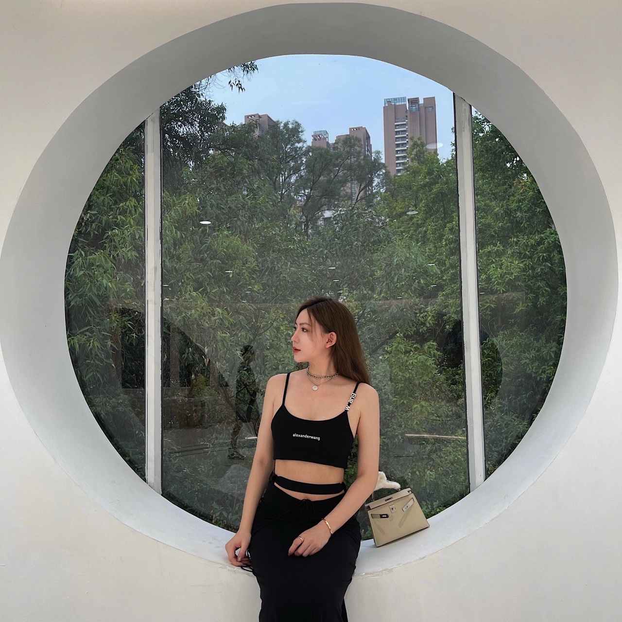  在职场，发生灰色的情感交易，其实是很常见的事情