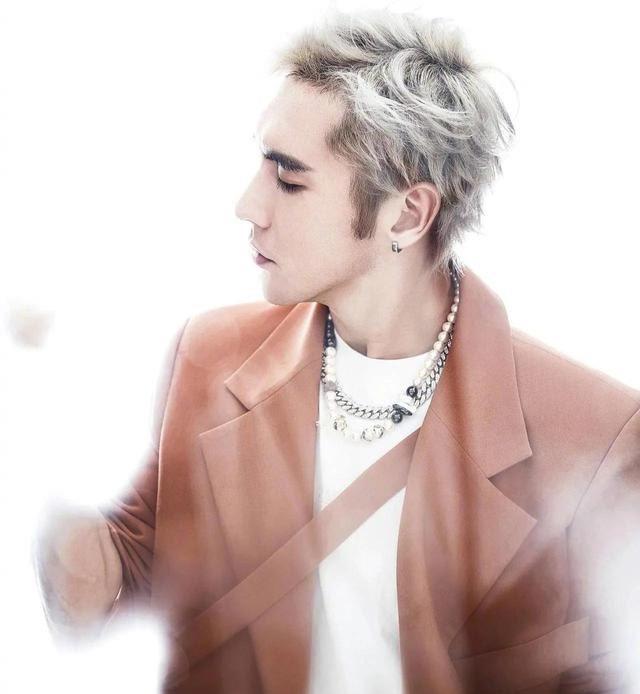 机加工分享赵工|错过周星驰，三婚两离，嫁小13岁老公的钟丽缇真的幸福吗？