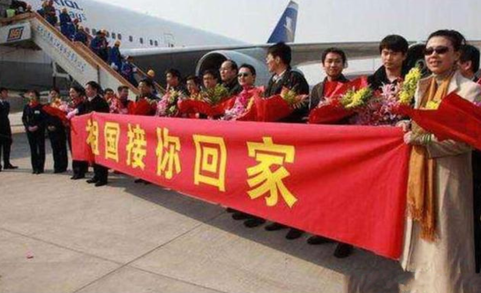 巴厘岛 记吃不记打？中国游客又入“险地”，国家：费用自己承担