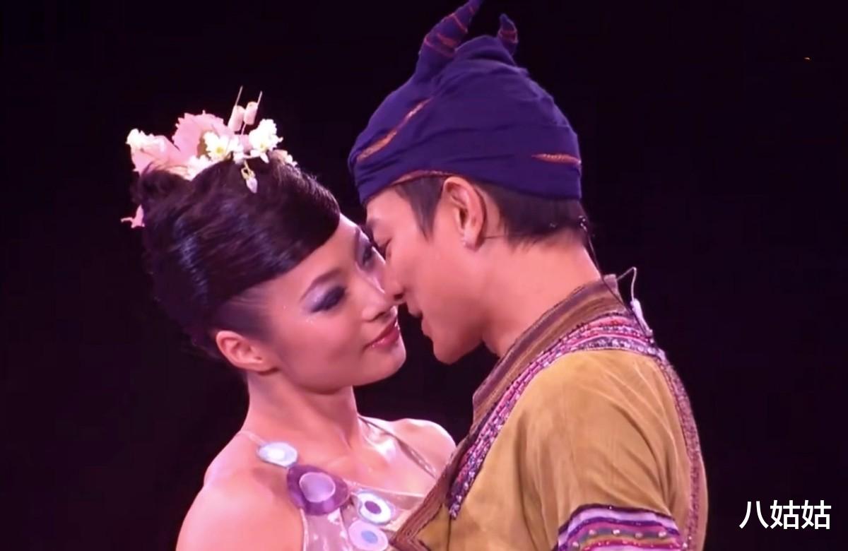 刘德华|同样是刘德华粉丝，比起杨丽娟的疯狂靠近，她的默默守护才更动人