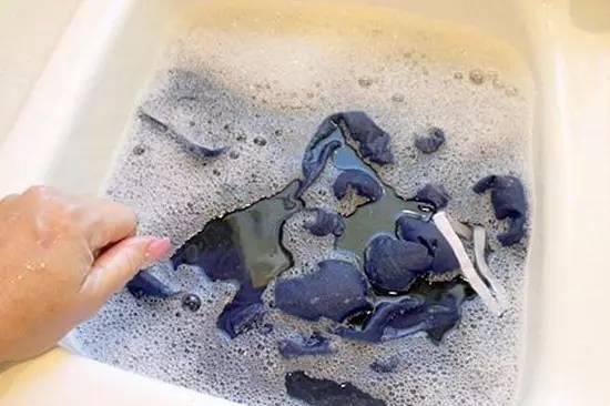 京跃伟哥|洗衣服只知道倒洗衣液?错了!教你正确做法,衣服洗得更干净