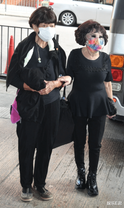 李香琴|李香琴出殡化作一缕轻烟，半个香港演艺界都来告别“巨星母亲”