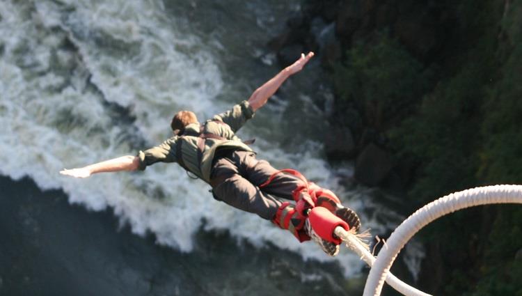 奶球妈咪聊|小长假调休安排出炉，这份蹦极攻略请您接收！