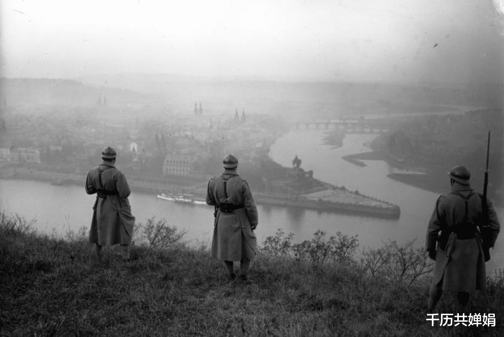 德国|希特勒的冒险之举，公然撕毁凡尔赛协约，派兵占据莱茵非军事区