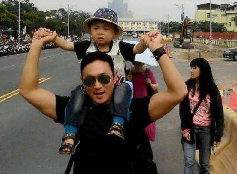 赵擎|最惨影帝赵擎：6个孩子不是亲生，遭前妻骗5000万，51岁不敢再婚