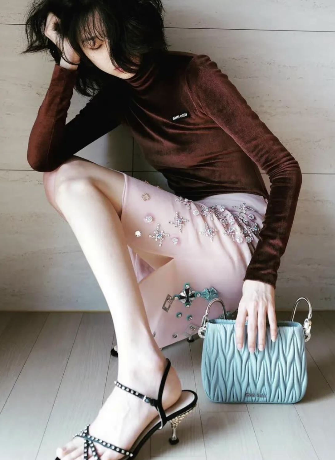 潮帮先生 《鱿鱼游戏》女主火了！凭一张厌世脸征服时尚圈，看着就有高级感