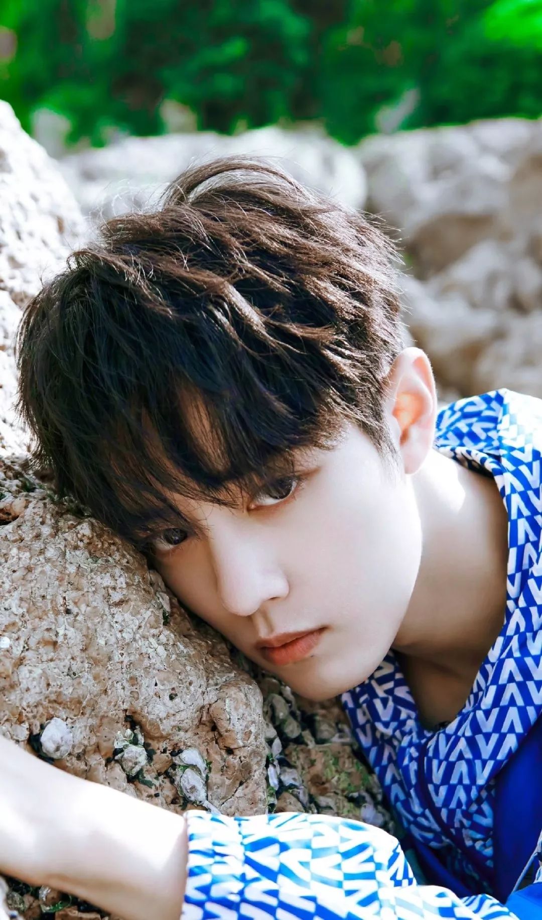 肖战|利用黑豹乐队打造人设，官媒点名报道负面新闻？肖战黑料不断！