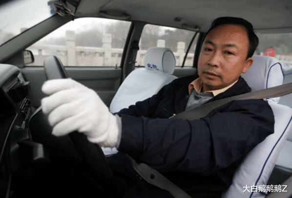 工人|这些“没人青睐”的工作月收入1万以上，一个是司机一个是工人