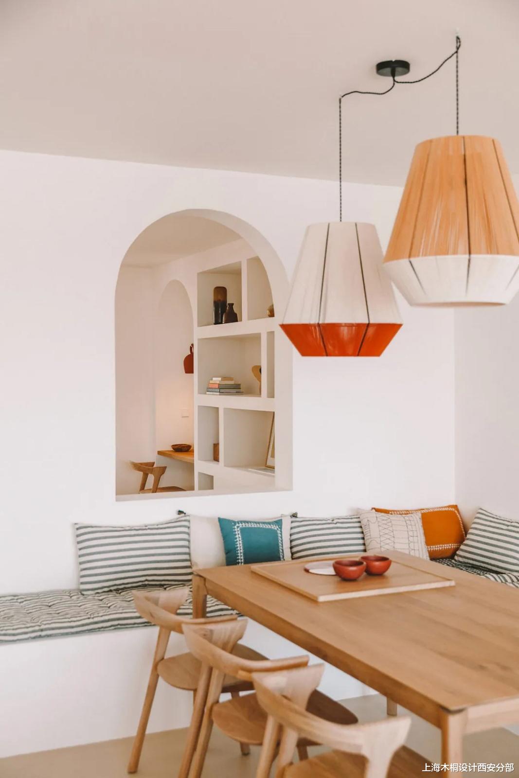 HOUSE BY THE SEA丨在海岸边的建筑里，拥抱阳光