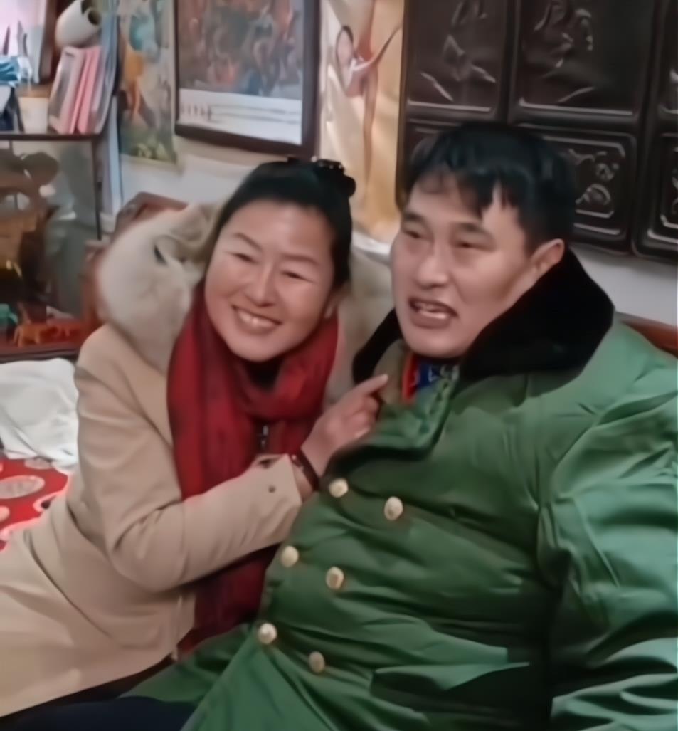 陈亚男|大衣嫂罕见发飙，手指门外人口吐芬芳，只因对方提了一句陈亚男