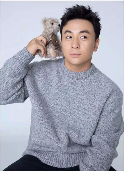 释小龙|释小龙隐藏20年的身份曝光，王宝强见了要行礼，向华强都不敢得罪