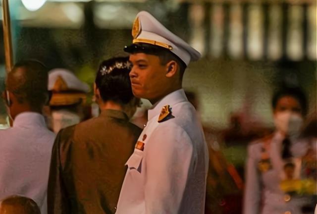 王储|西拉米终于迎来好消息，泰王连晒两张皇家海报，女主唯有前王储妃