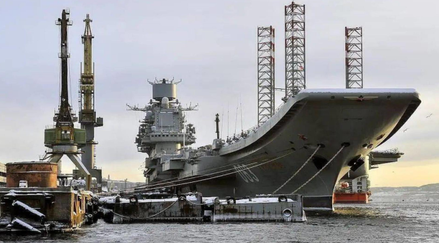 印度|3艘新航母同时开工，坚决不向中国求助，西方质疑：谁提供的技术？