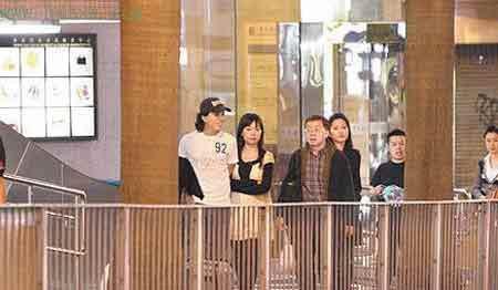李云迪|“钢琴王子”李云迪的“混乱”情史：追汤唯、与才女田霏相恋5年，绯闻女友一箩筐