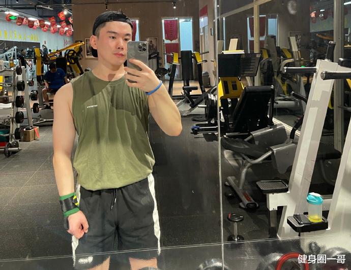 健身圈一哥 27岁肌肉大男孩，用超自律的健身撸铁，打造自由生活和健壮体魄！