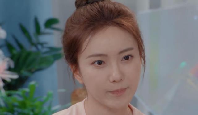 蔡徐坤|《心动4》洪成成旧照曝光,脸部肉嘟嘟更显清纯,唯独嘴巴没有变