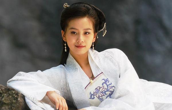 杨幂|从没见过这么“凶狠”的白素贞，不会演就别硬演，直接演成了四不像