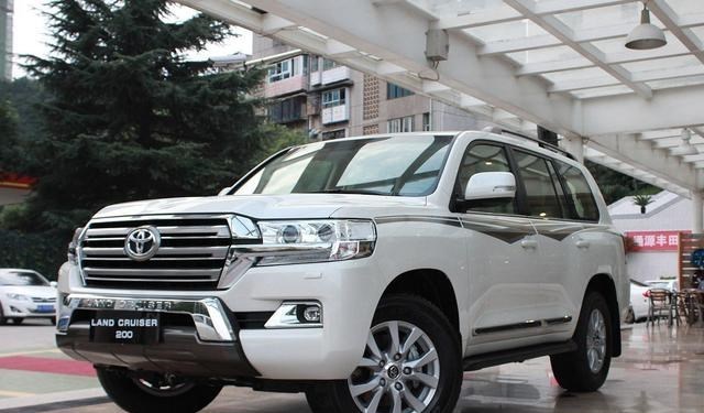 情窦初开的青春|国内主流硬派SUV油耗大比拼，最低的百公里只有8L，猜猜TA是谁？