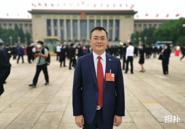 徽州宴 徽州宴老板娘说几千万不是事，任正非身家百亿，却只开台10万的车