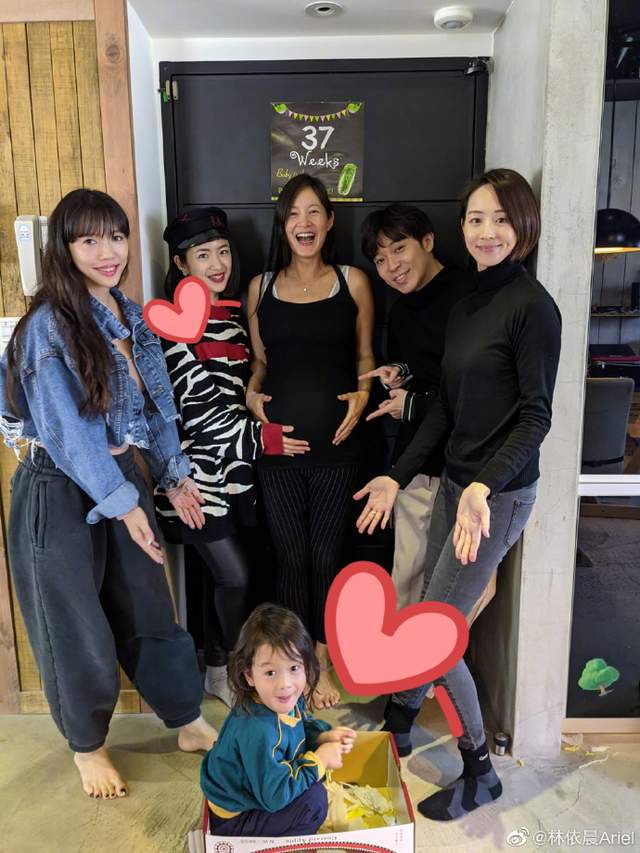 林依晨|台媒曝林依晨婚姻7年终当妈，孕肚已8个月大，林于超返台悉心照料