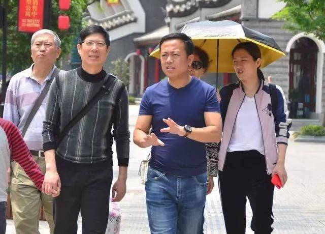 快乐大本营|还没好好告别，《快本》彻底没了！历代主持人现状盘点，有人退幕后有人成主播