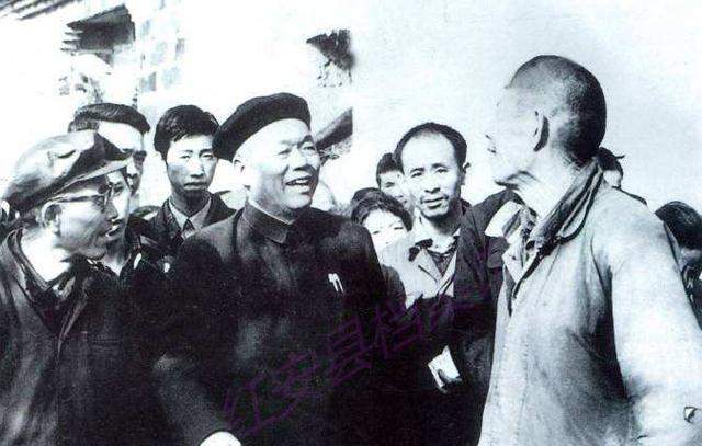 韩先楚|韩先楚究竟有多厉害?一生无败绩被载入美军军史,毛主席破格提升