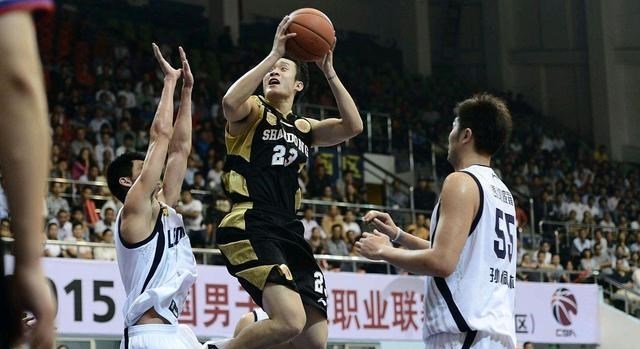 丁彦雨航|棋高一招！山东4000万搞定丁彦雨航，睢冉彻底消停，新疆拒绝接盘