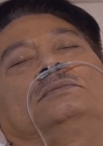 吳孟達生前住院照曝光，躺病床上掛氧氣，閉上眼眉頭緊皺，臉色憔悴-圖2