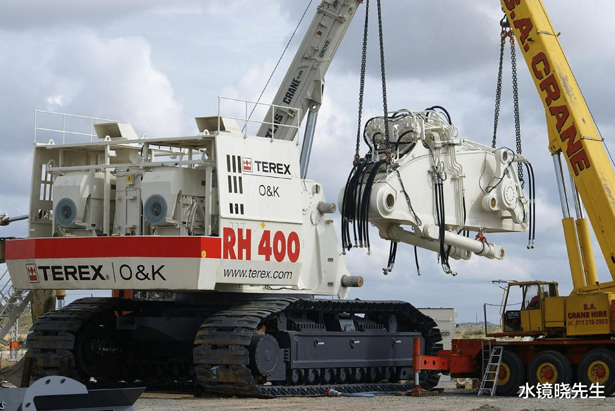 挖掘机|半天可铲平一座山，德国挖掘机和中国比武，中国能取胜吗？