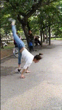 幽默搞笑神回复|神回复：“哪两句诗句拼接起来毫无违和感？”网友：都是人才啊！