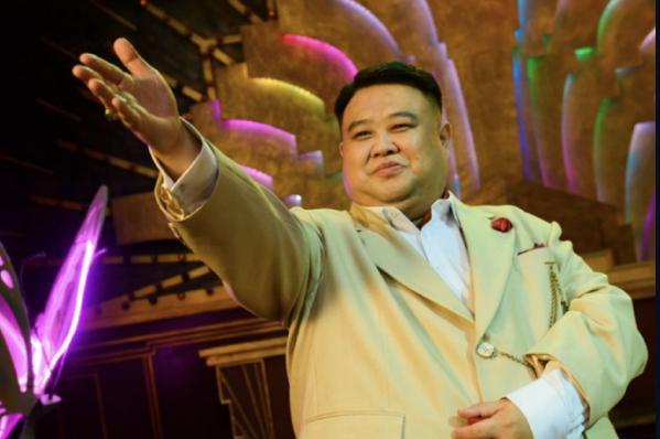 乔欣|德云社亲搭档庆中秋画风迥异,岳云鹏满屏月饼脸,孙越气场强大