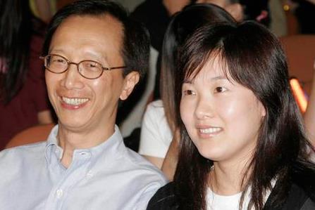 马思纯|伏明霞一句无意话就让他花100亿买下医院，富商为何都偏爱体育女？