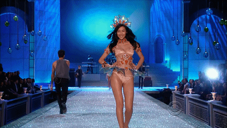 刘雯|14年无绯闻无黑料，却因“自杀式”毁约被封杀？网友：谁敢动她！