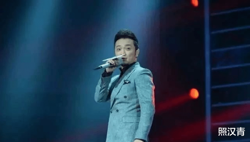 央视|他连续4年主持春晚，与美女结婚5年没孩子，今被爆早已离婚