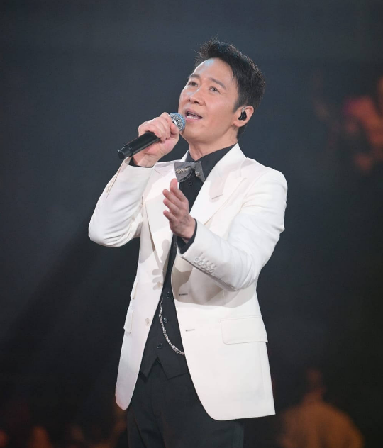 李嘉欣|李嘉欣避开刘銮雄带老公看黎明演唱会，许晋亨面对镜头变得好紧张