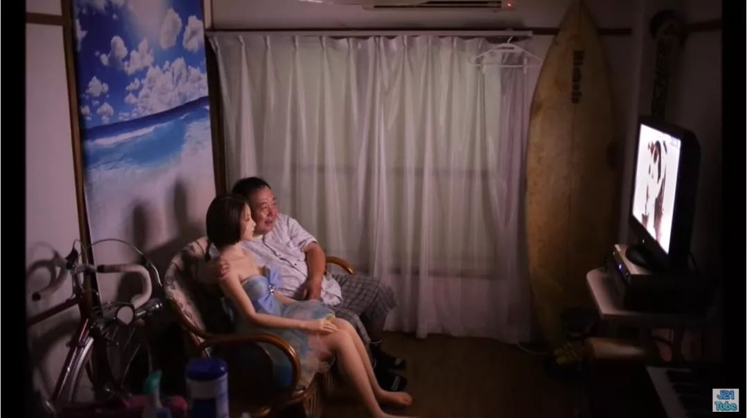 InsDaily|日本男子出轨10年，老婆却帮忙照顾4个“情妇”：对不起是我不好