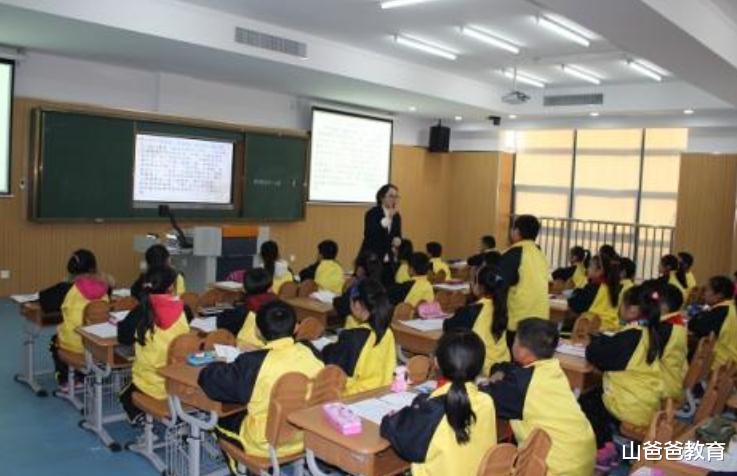 大学|中小学开学第一天，新生名字让老师“自闭”，多年大学白上了