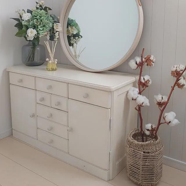 |家有鸡肋角落不会设计?学习日本人摆放一款边柜,好看又好用