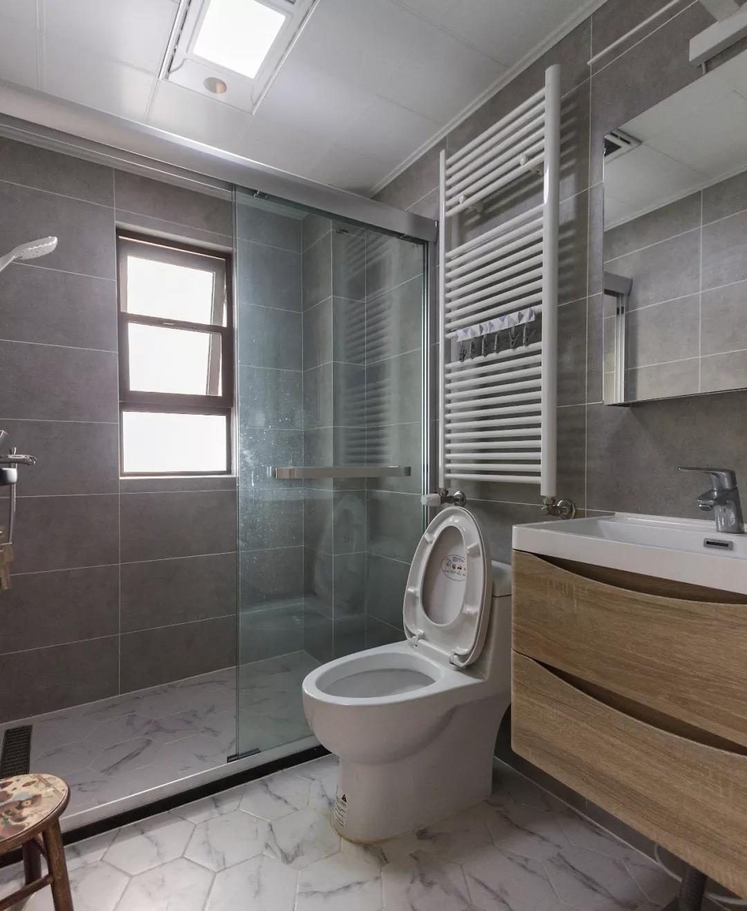 |他家的北欧风,原木家具温润如玉,客厅阳台一体,自然光线更充足