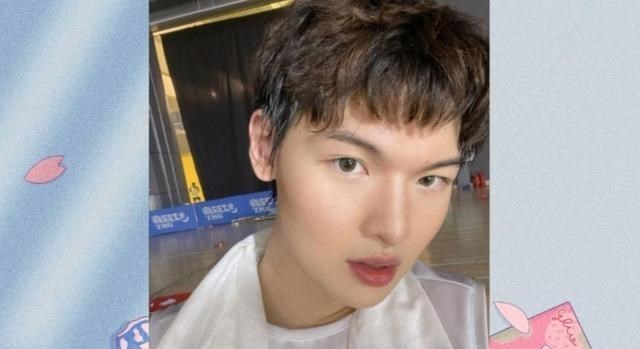 王哲林|落选中国男篮？王哲林深夜更新社媒 涂口红引发众怒 昔日硬汉不见