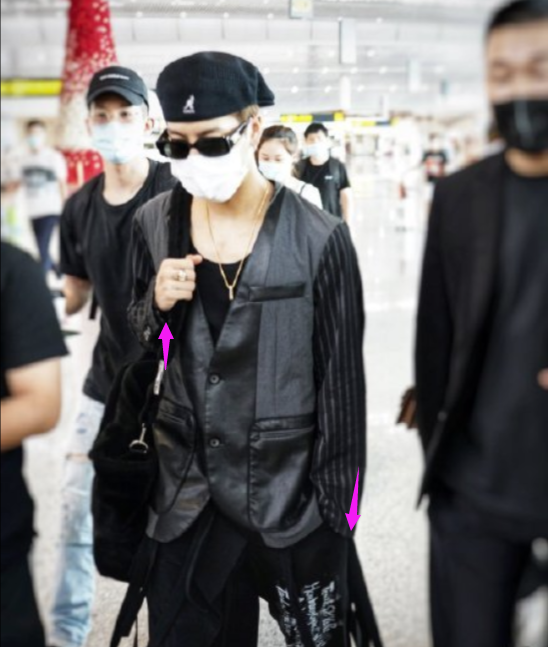 王嘉尔|王嘉尔给路过的小女孩提肩带，眼神温柔动作绅士，“救美”后自踩衣角