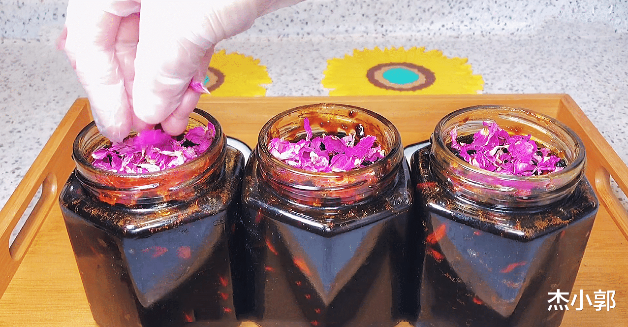 红枣|女人40岁别太节俭，常吃9种“零嘴”，滋阴补血，气色红润显年轻