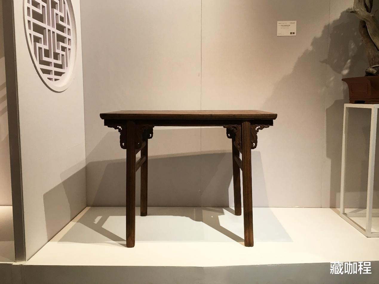 |并不总是光鲜亮丽,清黄花梨半桌老旧沧桑