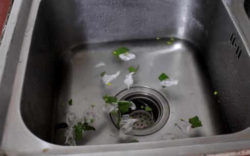 |厨房下水道常年受油污堵塞困扰，怎么办？看我一招解决难题