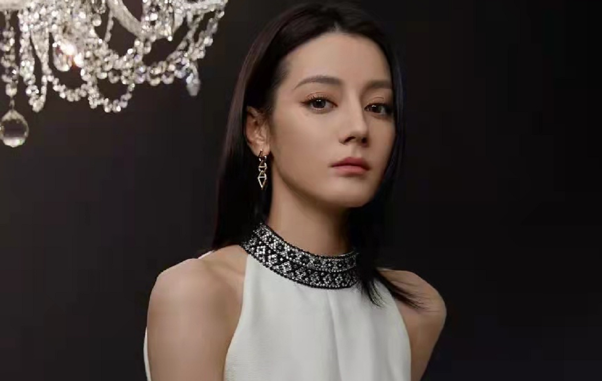 lv|LV秀预热！宣传照全员涂黑粉展现欧美高级感，刘亦菲瘦回颜值巅峰