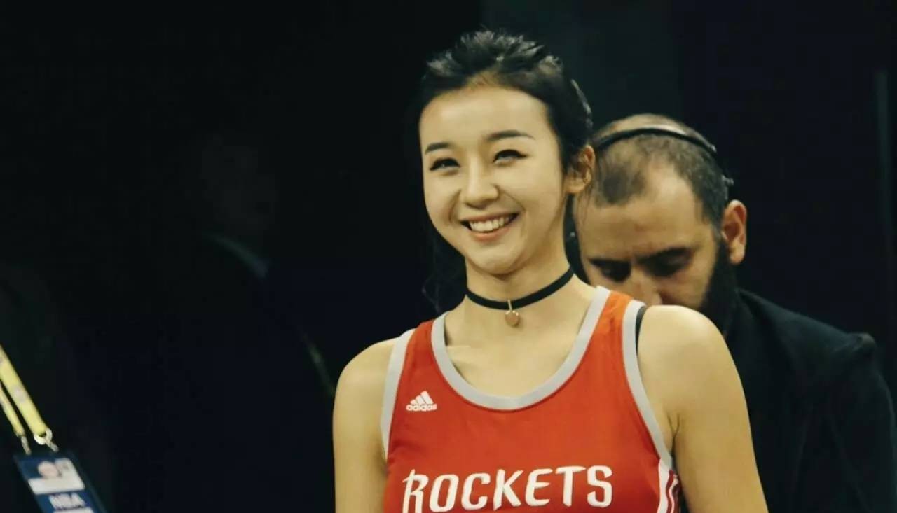 運動|揭秘NBA女記者張曼源是何來歷？究竟是花瓶，還是有能力的記者？