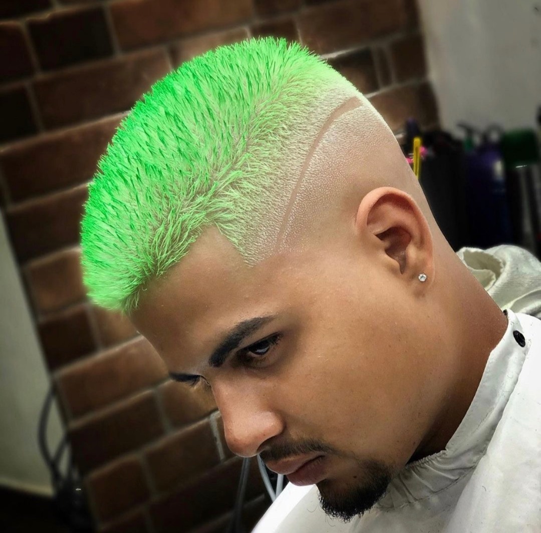 背头|男人超过35岁，发型有3选3不选，看看你剪对了吗